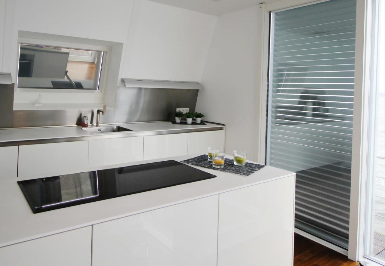 Schwimmendes Ferienhaus Silent Elsterheide Bagian luar foto